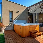Les Trois Oliviers Bed and breakfast Forcalquier