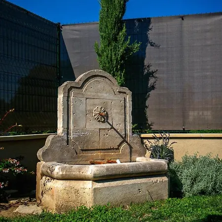 Les Trois Oliviers Bed & Breakfast Forcalquier