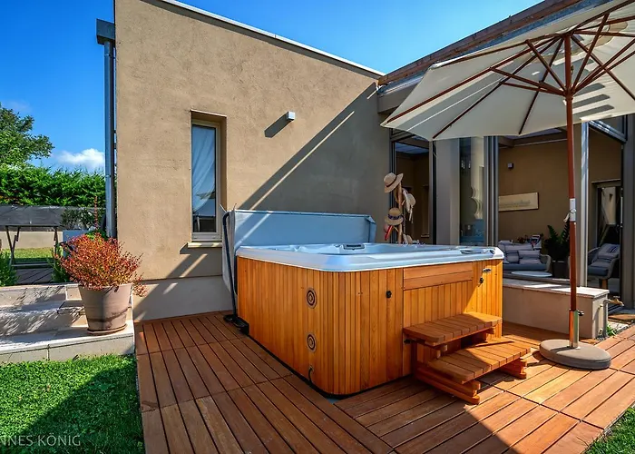 Les Trois Oliviers Bed and Breakfast Forcalquier